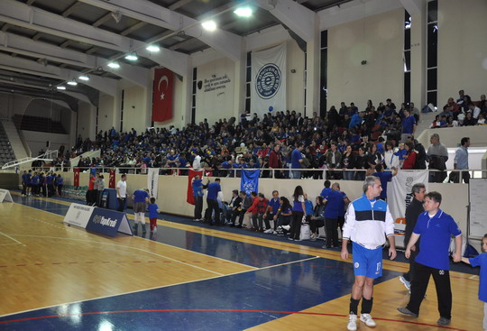 Yapı Kredi Bölge Spor Şenliği’nin 13'üncüsü İzmir'deydi...