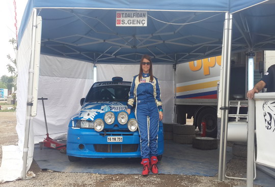 Bir motorsporları sevdalısı...