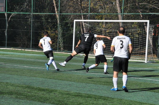 2019 Yılı BizClub İstanbul Futbol Turnuvası’nda Çeyrek Final karşılaşmaları geçtiğimiz hafta sonu Cumartesi  ve Pazar günü oynanan maçlarla tamamlandı.