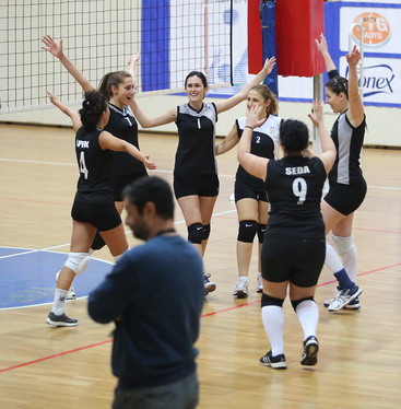 Bayan Voleybol Takımımız Fonex Şirketler Voleybol Ligi’nde ikinci galibiyetini aldı!