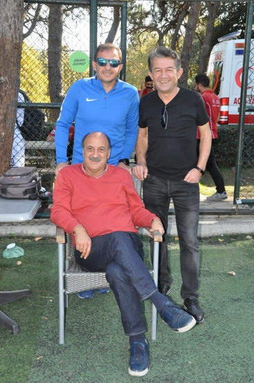 2019 Yılı BizClub İstanbul Futbol Turnuvası’nda Çeyrek Final karşılaşmaları geçtiğimiz hafta sonu Cumartesi  ve Pazar günü oynanan maçlarla tamamlandı.