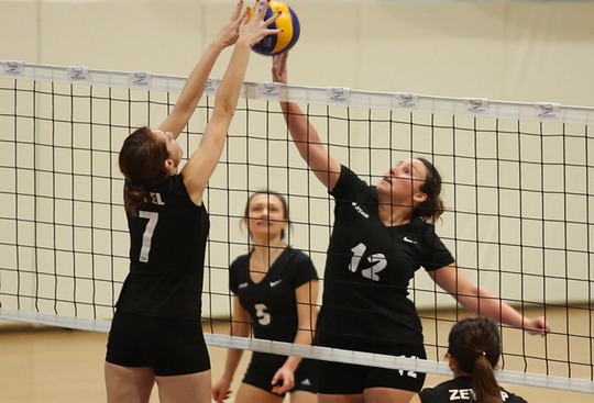 Bayan Voleybol Takımımız tam yol ilerliyor...