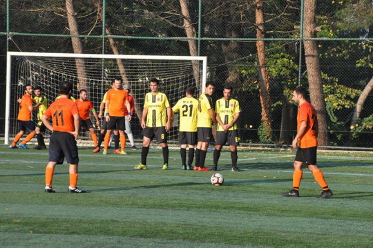 BizClub İstanbul Futbol Turnuvasında Final Heyecanı