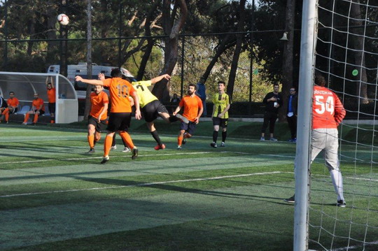 BizClub İstanbul Futbol Turnuvasında Final Heyecanı