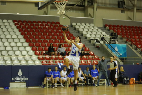 İstanbul Erkek Basketbol takımımız CBL sezonuna hızlı bir yaptı.