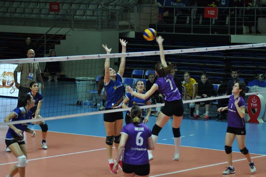 Kadın Voleybol Takımımız Bir Kez Daha Şampiyon...