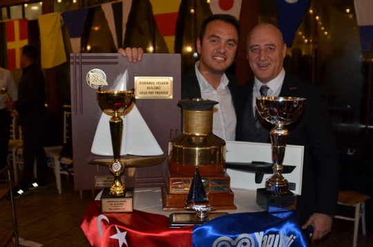 Yelken Takımımız IRC 4  sınıfında 2018 İYK Trofesi birincilik ödülünü törenle aldı.