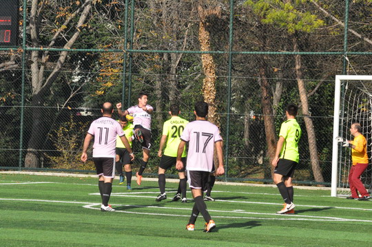 Futbol Turnuvası’nda finallere gidecek takımlar netleşmeye başladı...