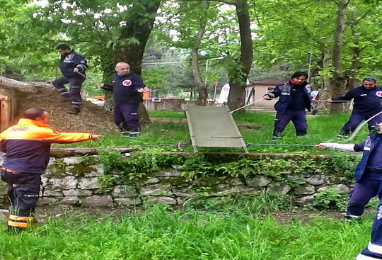Sakarya Sivil Savunma eğitimlerinin ilki 07-11 Mayıs 2014 tarihlerinde gerçekleştirildi.