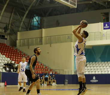 İstanbul Erkek Basketbol takımımız CBL sezonuna hızlı bir yaptı.