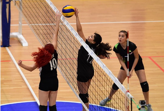 Voleybol Takımımız ilk maçında galip...