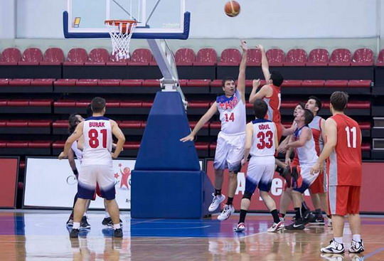 Erkek Basketbol Takımımız Çeyrek Finalde