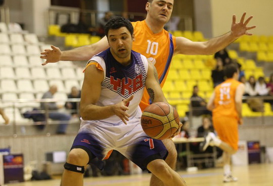 Üçüncü galibiyetini alan Yapı Kredi Erkek Basketbol Takımı, Grubundaki son maça Grup lideri olarak çıkacak...