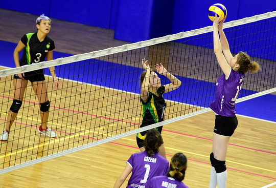 Kadın Voleybol Takımımız Şirketler Voleybol Ligi’ne galibiyetle başladı