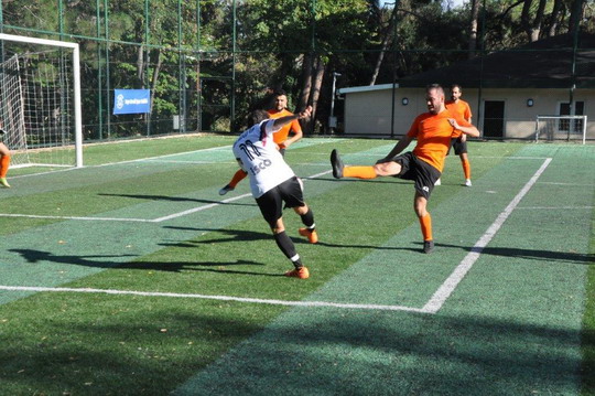 BizClub Futbol Turnuvası YKB CUP ve YKB LİG gruplarının ilk hafta maçları tamamlandı.