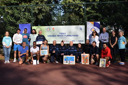 Tenis takımımızdan anlamlı Birincilik!