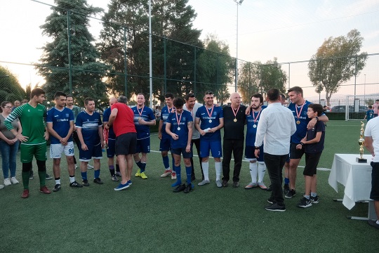 İzmir Basisen Futbol Turnuvasında Yapı Kredi Şampiyon.