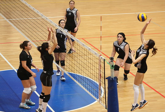 Bayan Voleybol Takımımız tam yol ilerliyor...