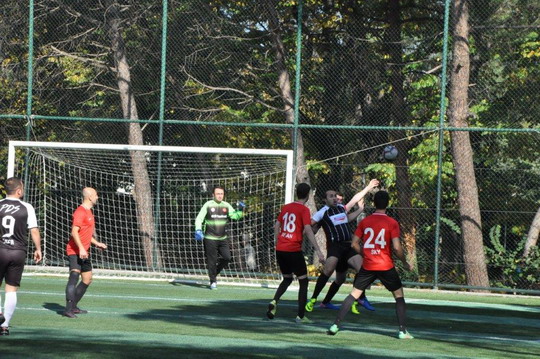 2019 Yılı BizClub İstanbul Futbol Turnuvası’nda Çeyrek Final karşılaşmaları geçtiğimiz hafta sonu Cumartesi  ve Pazar günü oynanan maçlarla tamamlandı.
