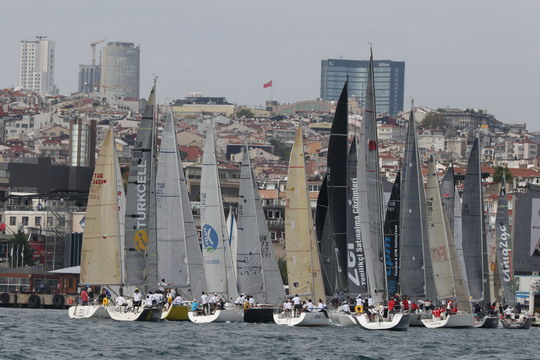 Yelkencilerimiz Bosphorus Cup Yelken yarışlarında IRC4 sınıfında üçüncü oldu.