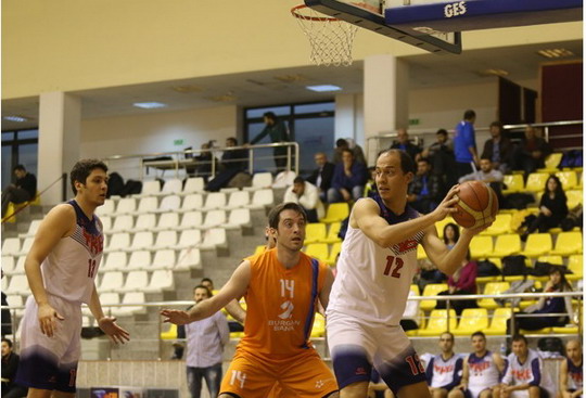 Üçüncü galibiyetini alan Yapı Kredi Erkek Basketbol Takımı, Grubundaki son maça Grup lideri olarak çıkacak...