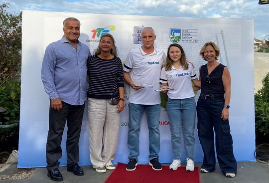 Bankacılar tenis turnuvası sona erdi.