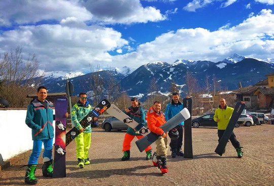 İtalya’da 14-18 Mart tarihlerinde Val Di Fiemme, Cavalese'de gerçekleştirilen UniCredit XX. Ski Meeting tamamlandı.