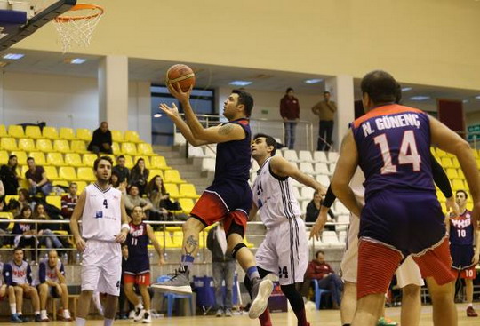Erkek Basketbol Takımımız CBL Şampiyonunu salladı ama deviremedi...