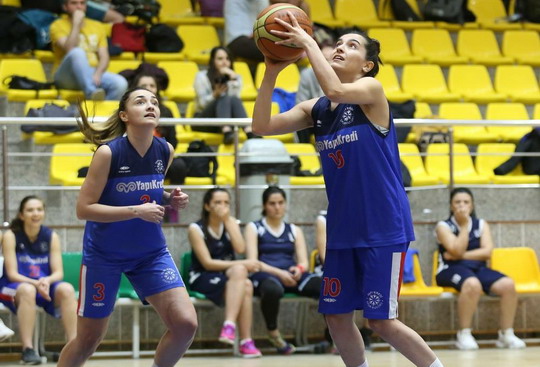 Kadın Basketbol Takımımız WCBL’e (Women Corporate Basketball League) üç galibiyetle başladı.