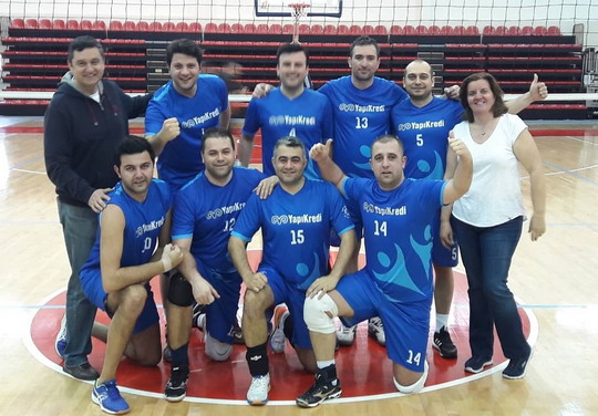 İstanbul Kadın ve Erkek Voleybol takımlarımız yollarına galibiyetlerle devam ediyorlar.