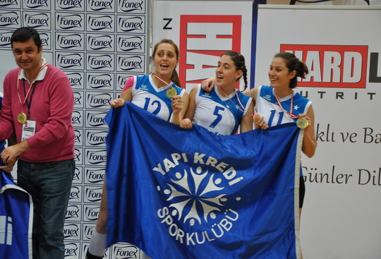 Bu kızlar bir Yapı Kredi harikası...