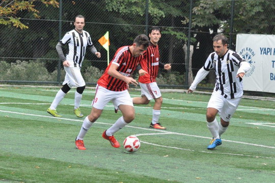 Futbol turnuvasında YKB CUP ve YKB LİG İkinci tur heyecanı başladı.