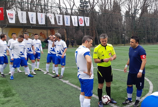 Koç Topluluğu 30. Spor Şenlikleri İstanbul Futbol turnuvalarında takımlarımız dolu dizgin başarıya koşuyor.