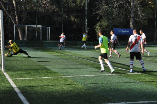 2019 Yılı BizClub İstanbul Futbol Turnuvası’nda Çeyrek Final karşılaşmaları geçtiğimiz hafta sonu Cumartesi  ve Pazar günü oynanan maçlarla tamamlandı.