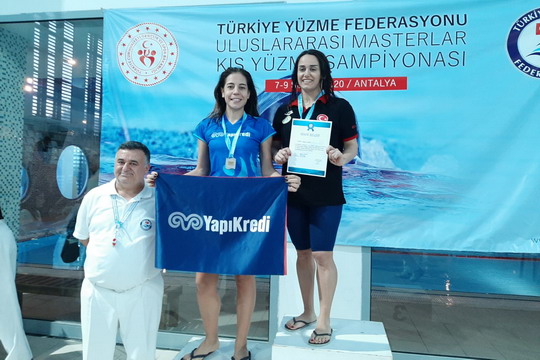 Yüzme Takımımız Masterlar Kış Şampiyonası’ndan madalyalarla döndü!