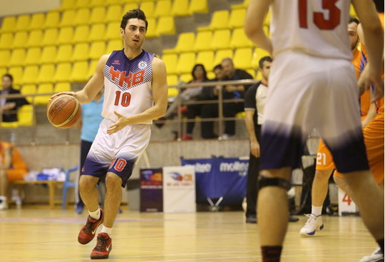 Üçüncü galibiyetini alan Yapı Kredi Erkek Basketbol Takımı, Grubundaki son maça Grup lideri olarak çıkacak...