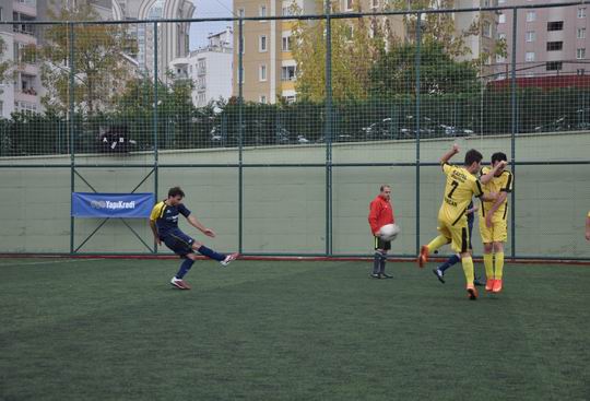 Yapı Kredi Futbol turnuvasında ilk tur maçları tamamlandı...