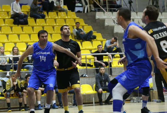 Erkek Baskebol Takımımız CBL Play-Off mücadelelerinde Yarı Finalde...
