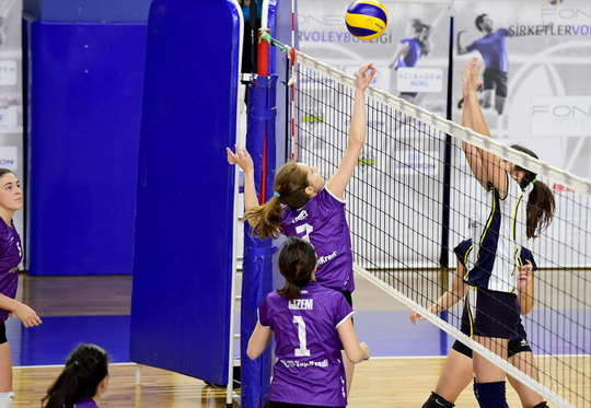 Kadın Voleybol Takımımızın galibiyet serisi devam ediyor.