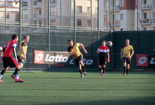 Yapı Kredi Futbol turnuvasında ikinci tur ilk maçları tamamlandı.
