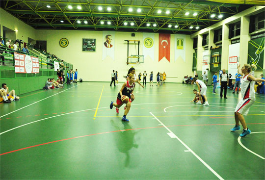 Yapı Kredi Bayan Basketbol Takımı Hardline  Şirketler Kadınlar Basketbol Ligi’nde...