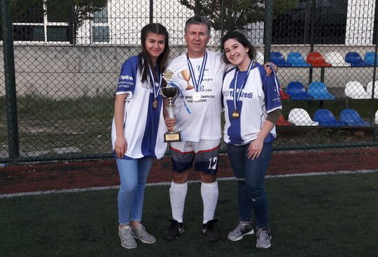 Ankara'da Şampiyon Yapı Kredi Futbol Takımı!