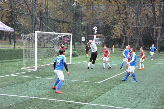 Futbol turnuvasında gruplardaki sıralamalar netleşiyor.