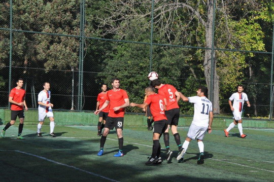 BizClub İstanbul Futbol Turnuvasında Final Heyecanı