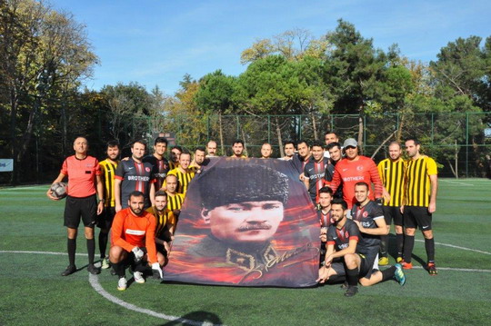 2019 Yılı BizClub İstanbul Futbol Turnuvası’nda Çeyrek Final karşılaşmaları geçtiğimiz hafta sonu Cumartesi  ve Pazar günü oynanan maçlarla tamamlandı.
