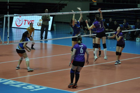 Kadın Voleybol Takımımız Bir Kez Daha Şampiyon...