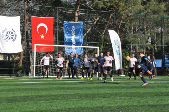 Futbol Turnuvası Şampiyonu Bilişim Teknolojileri ve Operasyon Yönetimi Takımı!