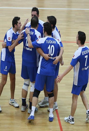 Erkek Voleybol Takımımız bu hafta rakibini devirdi....