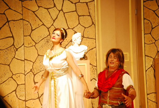 Aman Dikkat ! “AMPHİTRYON 2012” Kadıköy’de !