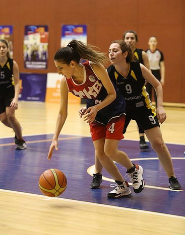 Yapı Kredi Kadın Basketbol Takımımız WCBL  grup maçlarını namağlup lider tamamladı.